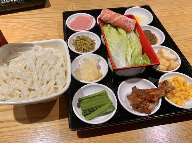 過橋米線加盟品牌為什么受眾多加盟商信任？